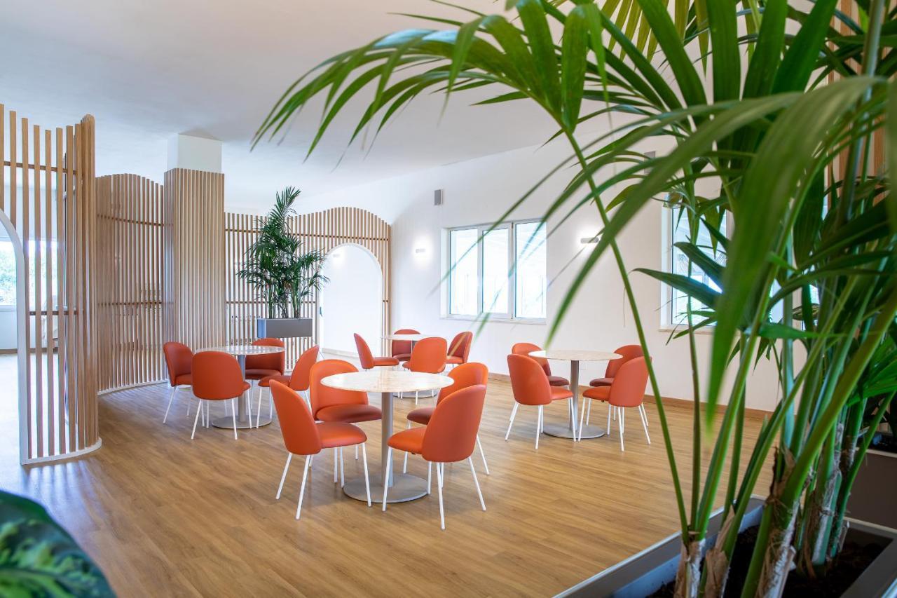 Lu' Hotel Porto Pino SantʼAnna Arresi المظهر الخارجي الصورة