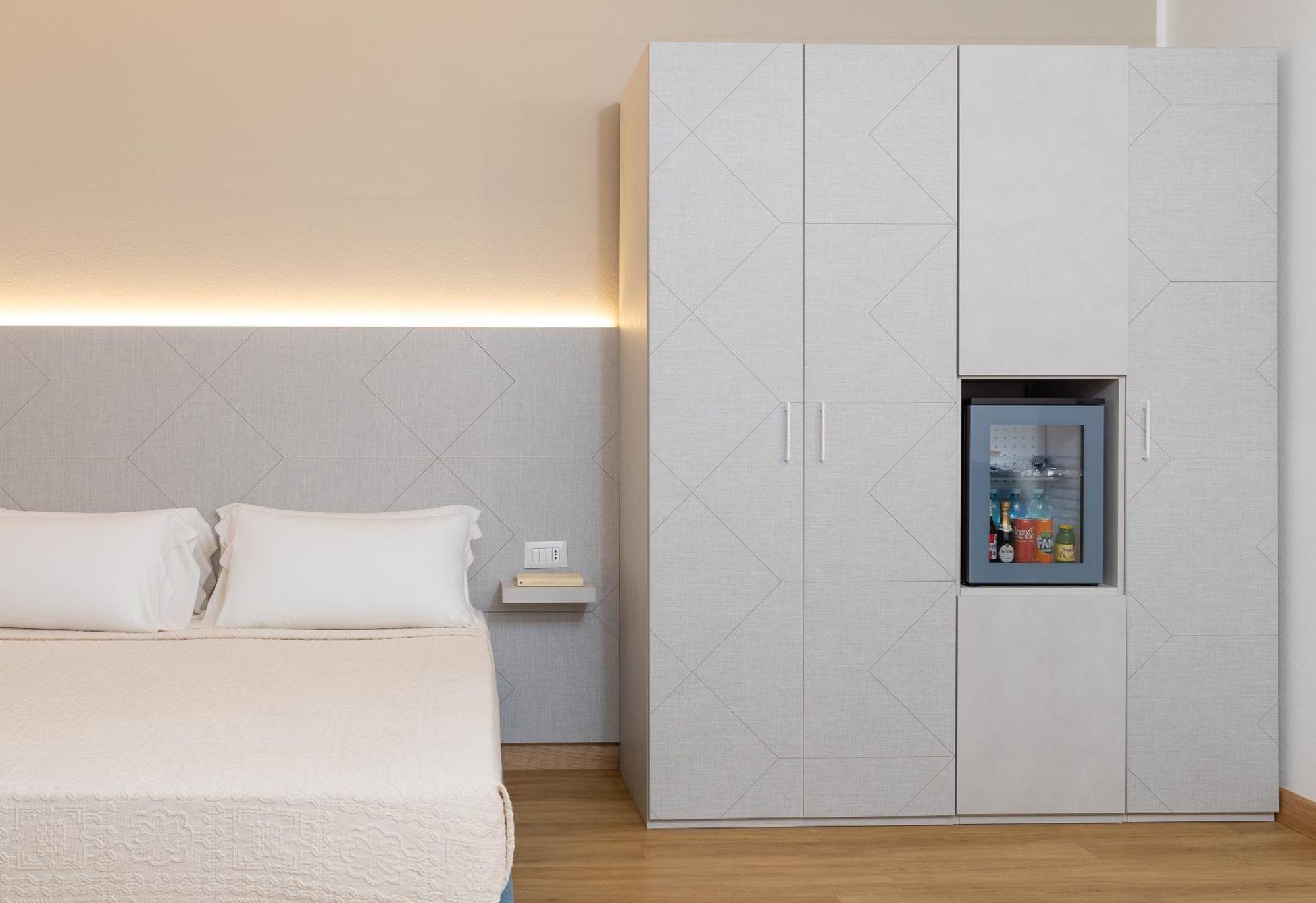 Lu' Hotel Porto Pino SantʼAnna Arresi المظهر الخارجي الصورة