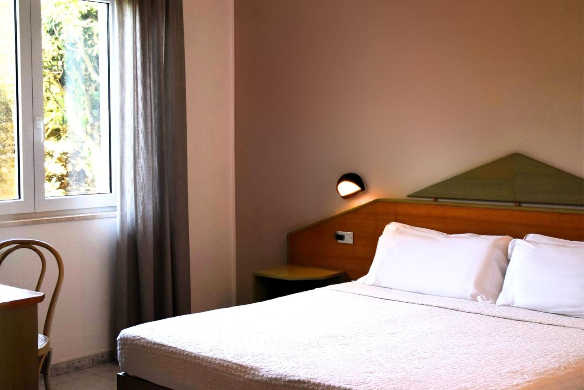 Lu' Hotel Porto Pino SantʼAnna Arresi المظهر الخارجي الصورة