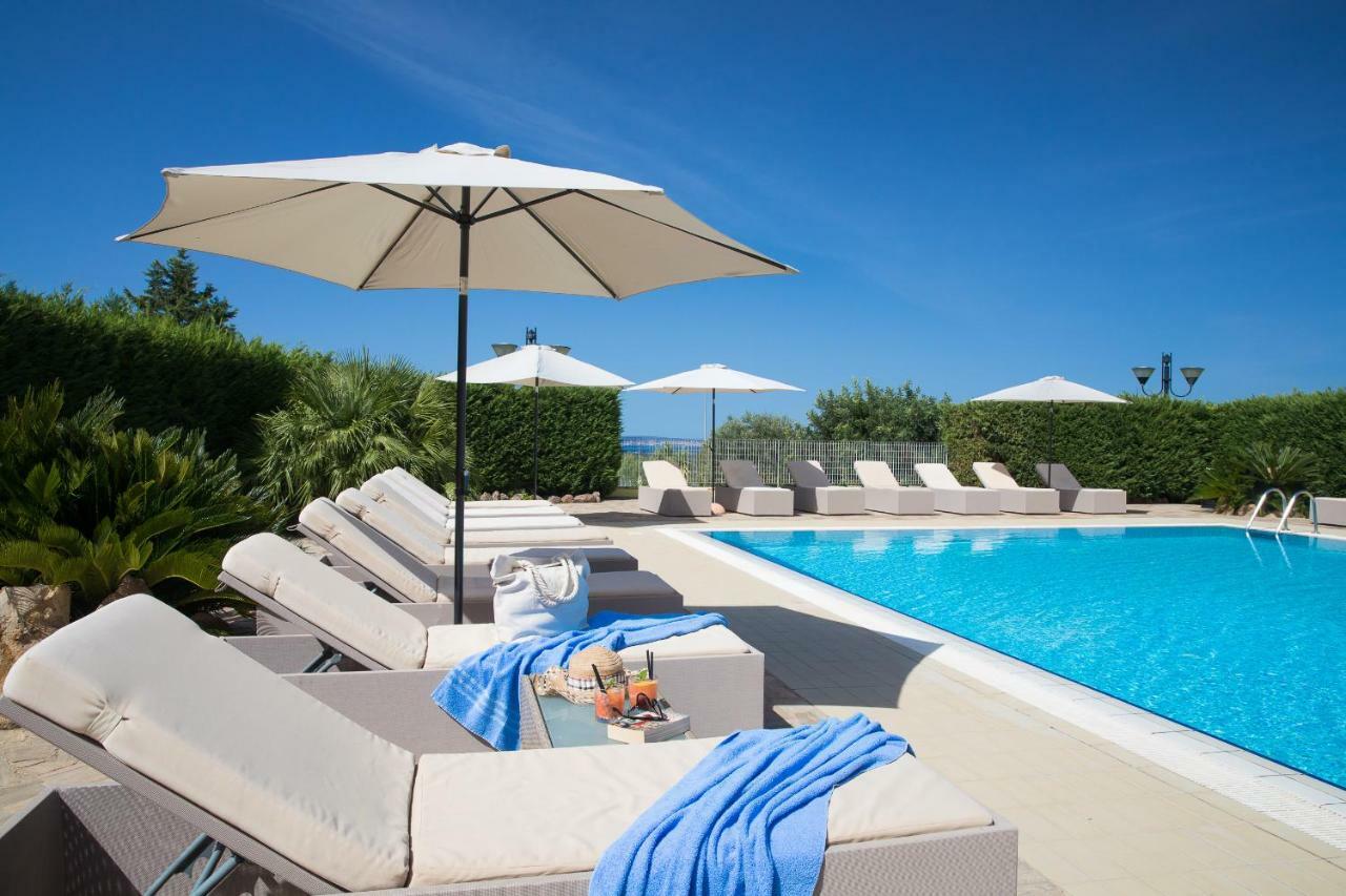 Lu' Hotel Porto Pino SantʼAnna Arresi المظهر الخارجي الصورة
